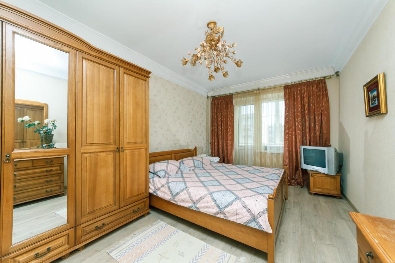 Уютная Квартира На Лукьяновке Kyiv Exterior photo